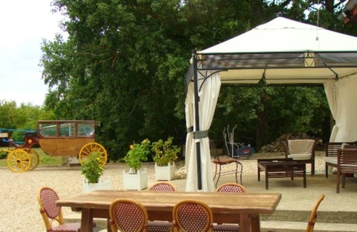 Courtenay Villa | Homerez - Villa for 15 ppl. with garden, terrace and balcony at Courtenay