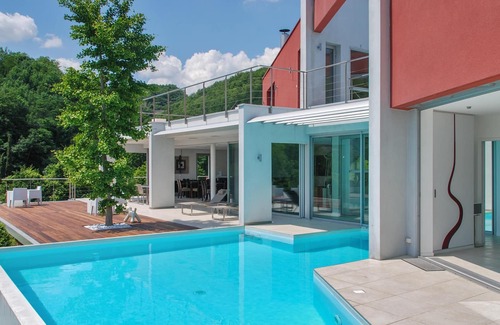 Saint-Desirat Villa | Homerez - Villa for 8 ppl. with swimming-pool and jacuzzi at Saint Désirat