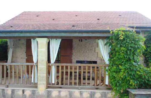 Beynac-et-Cazenac Villa | Homerez - Villa for 6 pers. with swimming pool and terrace in Beynac-et-Cazenac