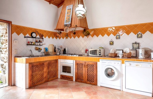 Vila Nova de Cerveira Villa | Homerez - Villa in Mentrestido