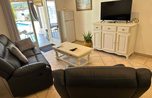 Tourrettes Villa | Homerez - Villa Tourrettes private pool