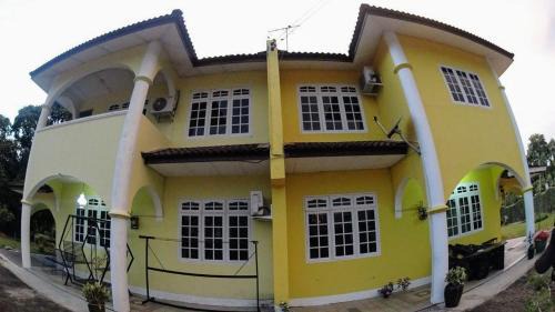 Tupong Tengah House | Homestay Petrajaya Kuching