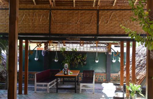 Ampana House | Homestay & Resto 88