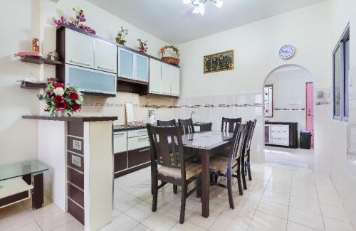 Pulai House | Homestay Rini Zikry