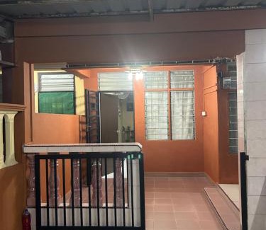 Kayu Ara Pasong Apartment | HomestayNN Pontian
