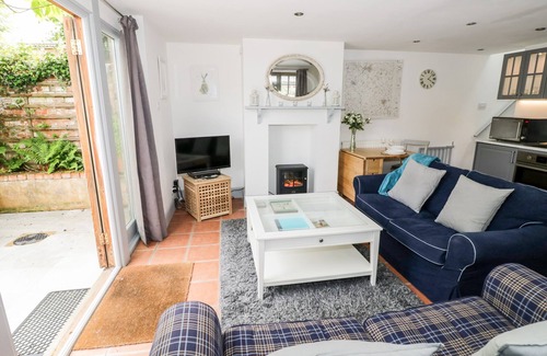 Halford Cottage | HOMESTEAD COTTAGE, with a garden in Halford