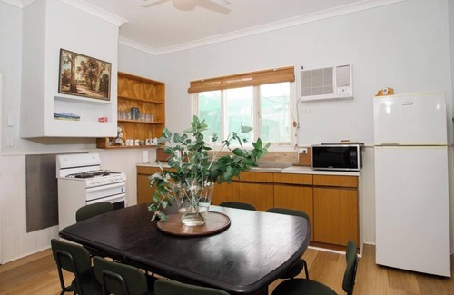 Hacketts Gully Cottage | Homestead in the Perth Hills