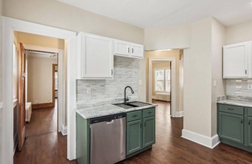 Upper East Side House | HomeSweetHome in Vibrant MKE, 2BR/1BA