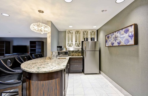 Five Points South Hotel | Homewood Suites by Hilton Birmingham Downtown Near UAB