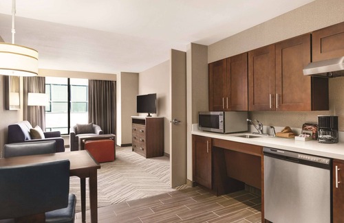Navy Yard Hotel | Homewood Suites by Hilton Washington DC Capitol-Navy Yard