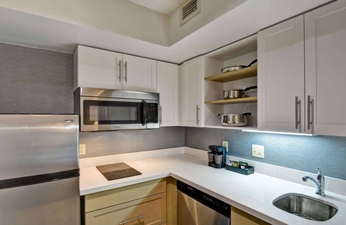 Windsor Locks Hotel | Homewood Suites by Hilton Windsor Locks Hartford