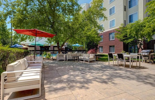 Lansdale Hotel | Homewood Suites Lansdale