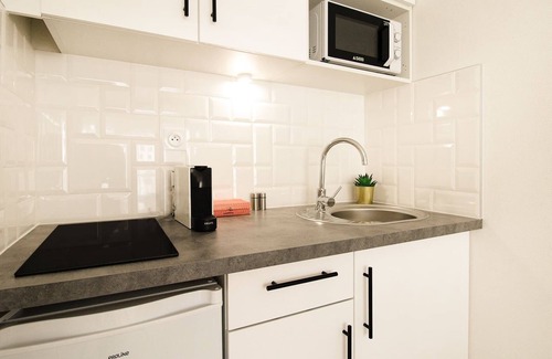 Ambilly Apartment | Homey Purity - Free parking/Near Tram/Netflix/Wifi