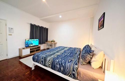 Ploenchit House | homey stay and cafe by hematoa