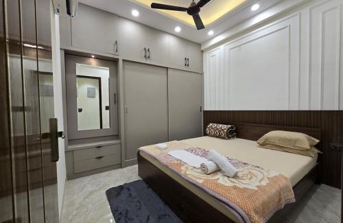 Indirapuram Apartment | Homlee-Diamond 2BHK Lift-Parking-Max Vaishali