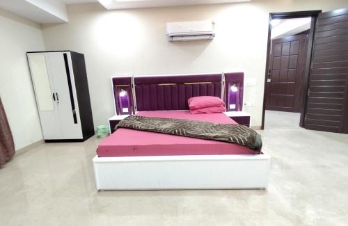Dariyaganj Apartment | Homlee-Virasat 3BHK Flat Central DEL-Lift-Parking