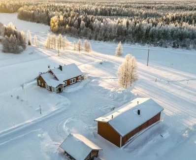 Ranua Cabin | Hommala Riverside Lodge with Terrace, Sauna & Auroras near Rovaniemi