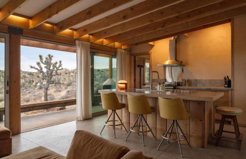Pioneertown House | Hondo House - the Boulder Hot Tub house