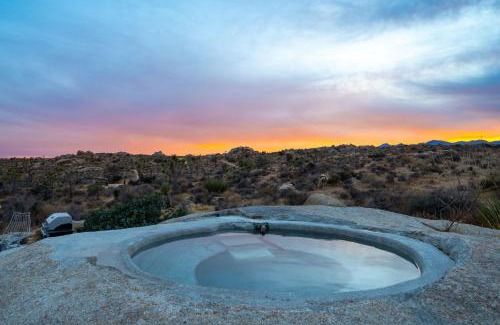 Pioneertown House | Hondo House - the Boulder Hot Tub house