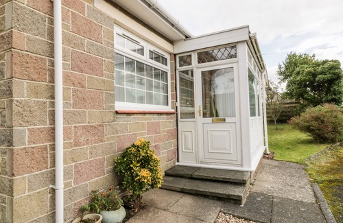 Maidens House | HONESTY COTTAGE, pet friendly, country holiday cottage in Maidens