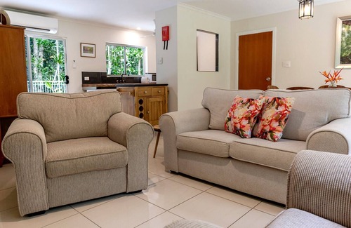 Speewah House | Honeybee House - Tropical Retreat on Acreage