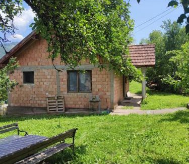 Seoci House | Honeyhouse Tjentiste, Foca
