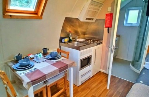 Woolhope Ski Chalet | Honeysuckle Glamping Pod