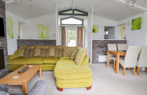 Kinmel Bay House | Honeysuckle Lodge