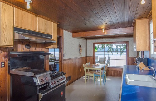 Hoodsport Cabin | Hood Canal, 1930's Beach Cabin. 315' Cove with Oysters!