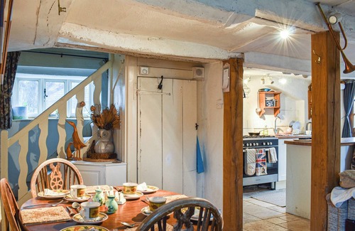 Alton Barnes Cottage | Hoopers Farmhouse - UK36307