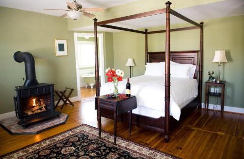 Sperryville Bed & Breakfast | Hopkins Ordinary Bed, Breakfast and Ale Works