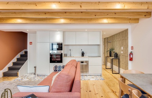 Paranhos Apartment | Hopstays - Oporto Tiles 2