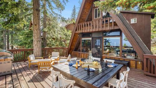 Talmont House | Horizon by AvantStay Stunning A-frame Cabin w Hot Tub Billiards Lake Views