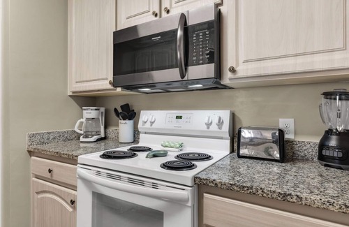 West Panama City Beach Condo | Horizon Hideaway: Beach Access, 4 Pools, Tennis & Mini-golf Fun!