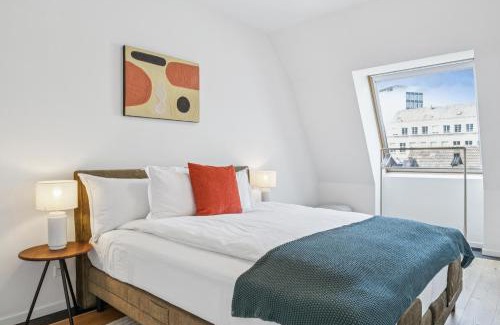 Old Town Apartment | Horizon Home Löwenstrasse Penthouse