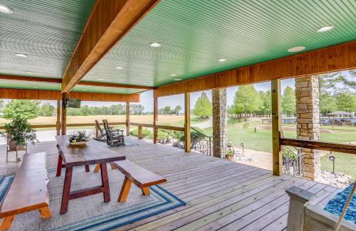 Deering House | Hornersville Vacation Rental with Private Pond!