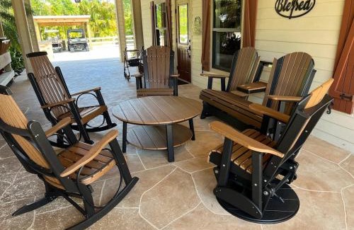 Buckingham House | Horse Ranch Adventures - Paradise Ranch Bunkhouse