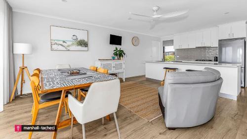 Bermagui House | Horseshoe Beach House 4 Young Street, Bermagui