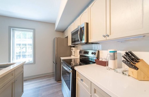 Oro-Medonte Apartment | Horseshoe Valley Suites - The Evergreen