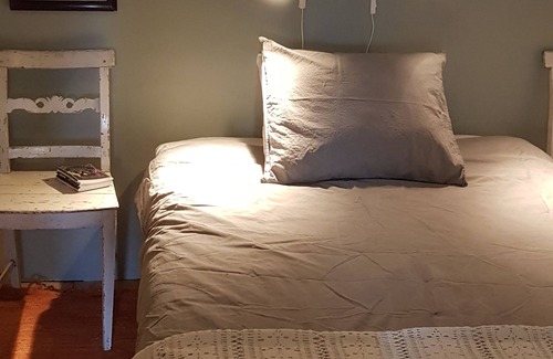Storlinge Bed & Breakfast | Horvan Bokkafé & Bed & Breakfast