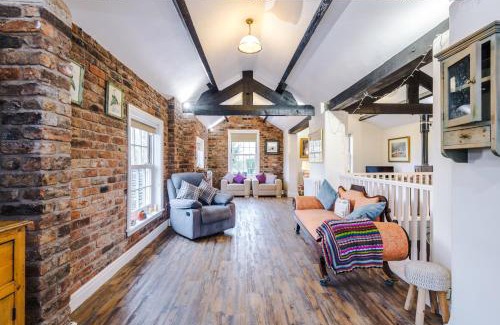 Sandbach Apartment | Host & Stay - Belvedere House