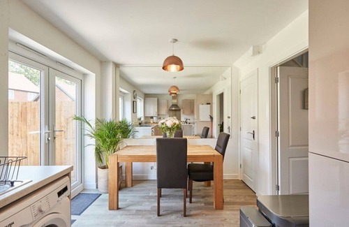 Highnam House | Host & Stay | Cornflower Way