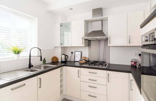 Market Harborough House | Host & Stay | Davies Close