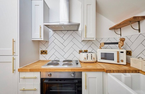 St George's Quarter Apartment | Host & Stay | Queen Square Hideaway