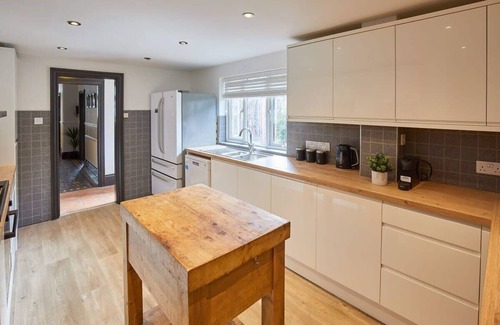 Robin Hood's Bay House | Host & Stay | Raven House