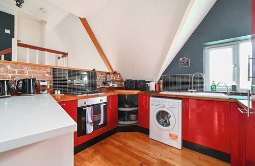 Brighton Apartment | Host & Stay | The Cliff Greenhouse