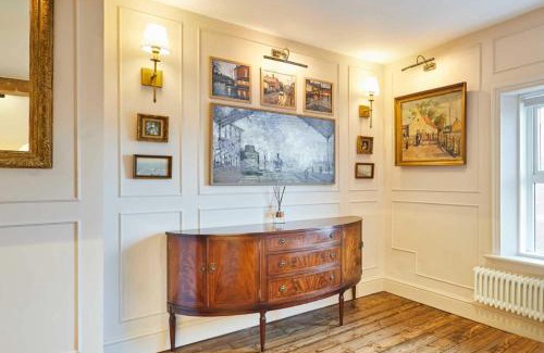 Jesmond Apartment | Host & Stay - The Rooftop Gallery