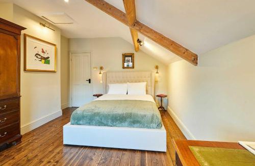 Jesmond Apartment | Host & Stay - The Rooftop Gallery