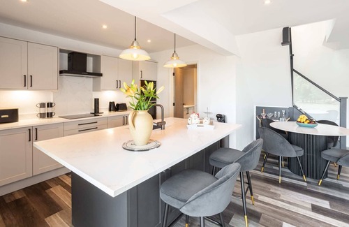 Radbourne House | Host & Stay | The Stable