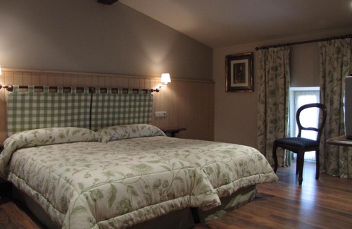 Aoiz House | Hostal Beti-jai
